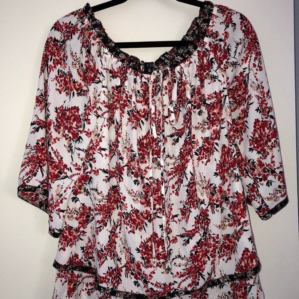 Silk White House Black Market off the shoulders dressy